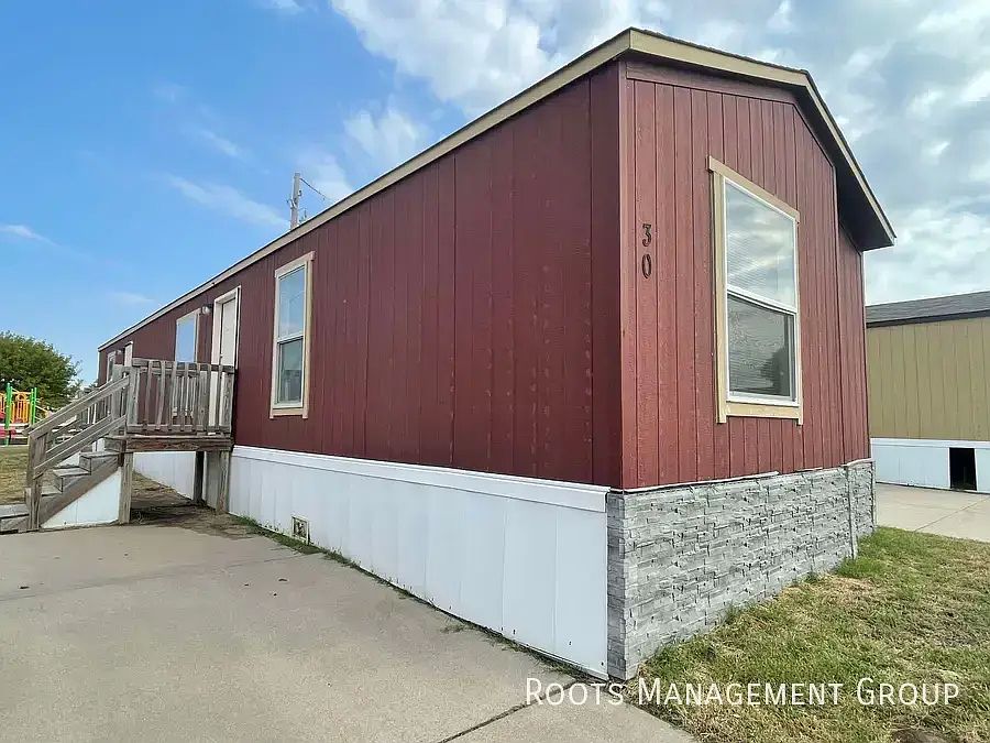 1st image of 1909 S Anna St Lot 30
