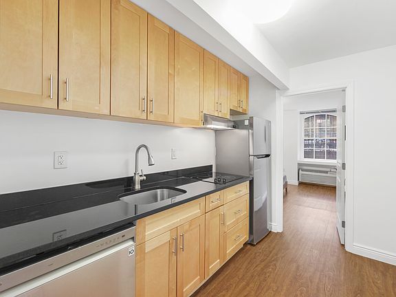 5th image of 111 E 38th St #1G