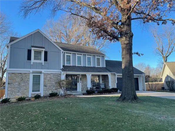 7920 Rosehill Rd, Lenexa, KS 66215