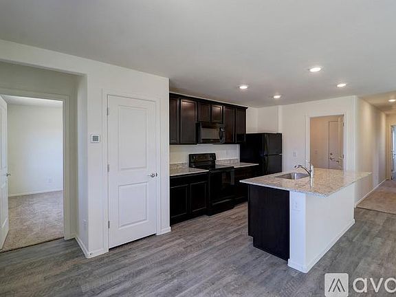 3rd image of 574 W Black Hawk Pl