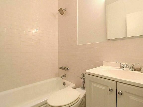 4th image of 102 E 31st St APT 5B