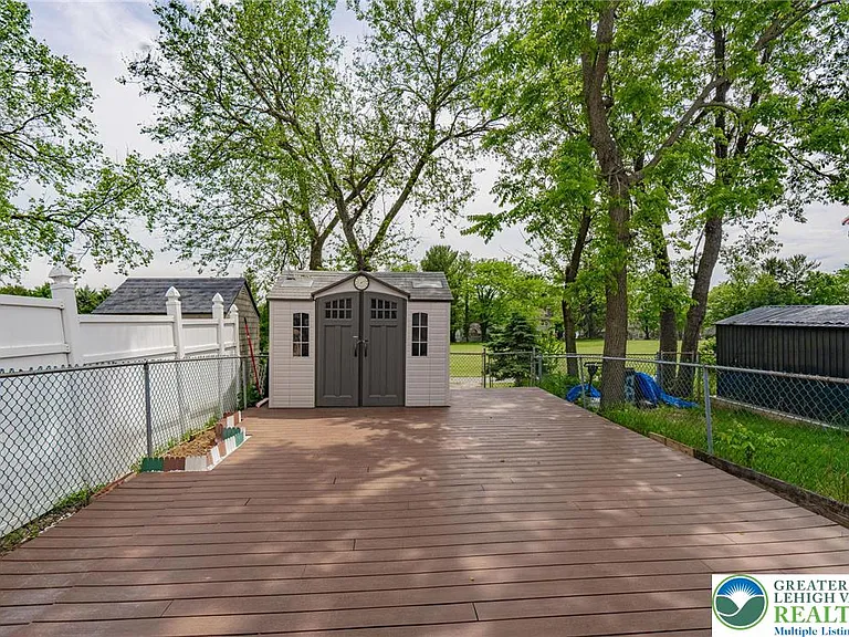 5650 Greens Dr — Photo 26