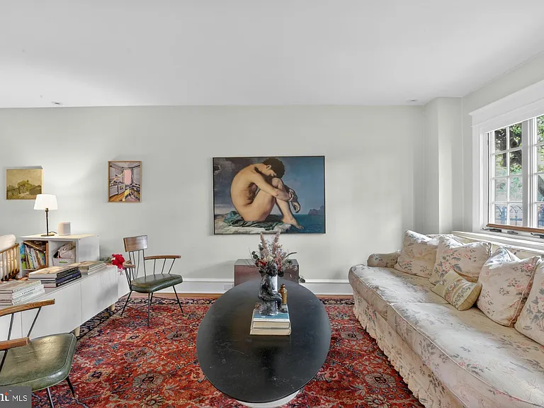 3455 W Queen Ln — Photo 2