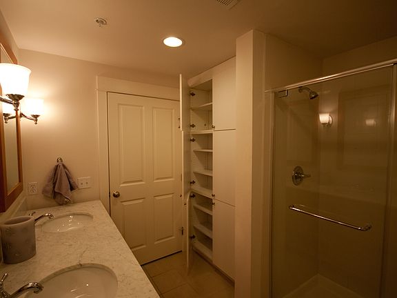 5th image of 18707 SE Newport Way APT 105