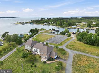 40 Branson Cove Rd, Hague, VA 22469