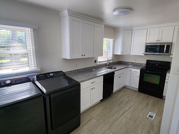 5th image of 8234 Redwood Cir