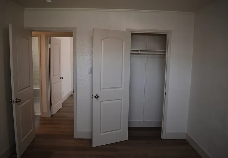 1720 Bessie Ave — Photo 14
