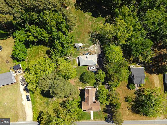 3rd image of 3231 Lawsonia Rd