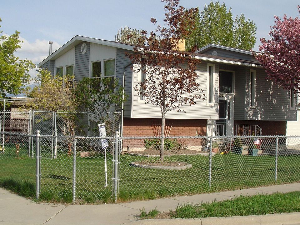 Front/side of home (corner lot)
