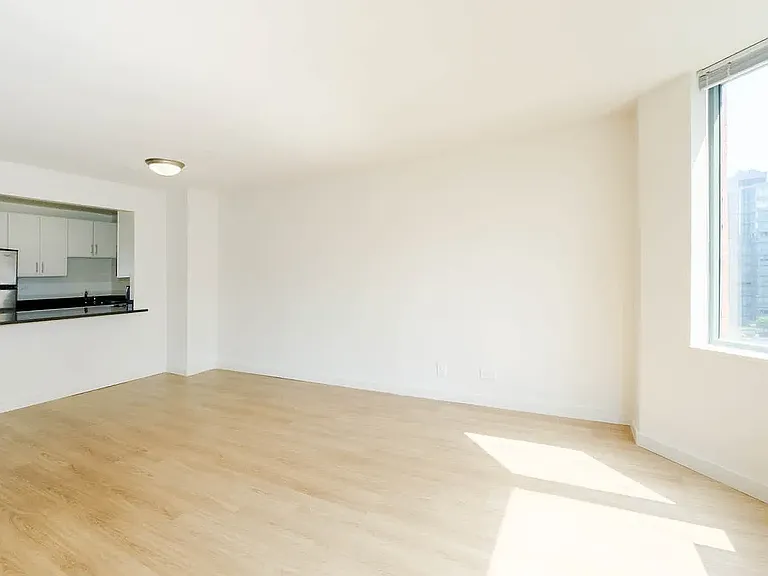 750 Columbus Ave #2F — Photo 7