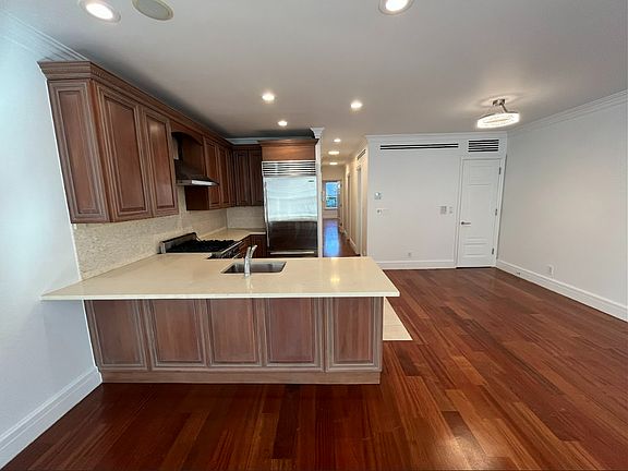 3rd image of 123 W 15th St APT 2