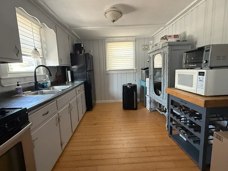 150 Northern Blvd — Photo 15
