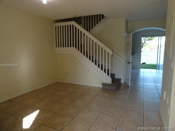 4th image of 2507 SE 14th Ave