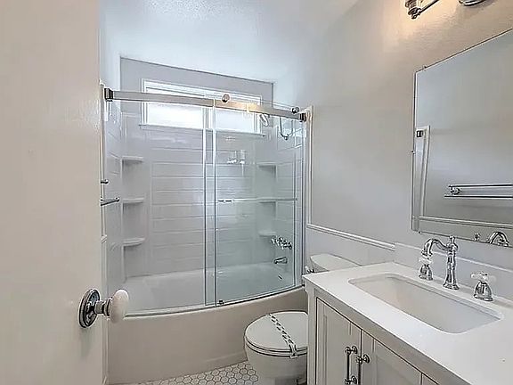 4th image of 2784 Bonita Dr