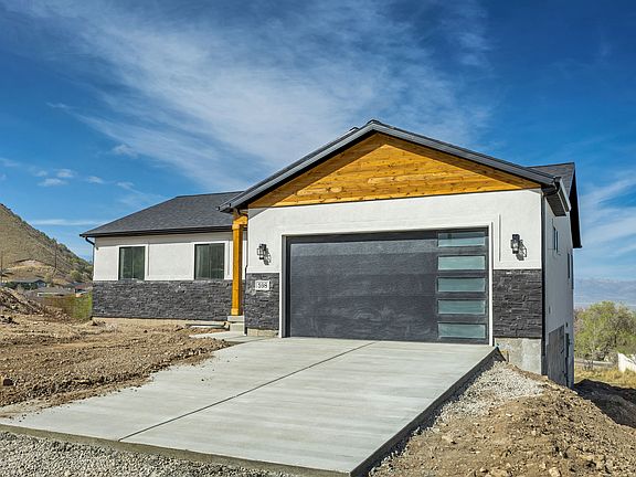 2nd image of 598 Canyon Rd