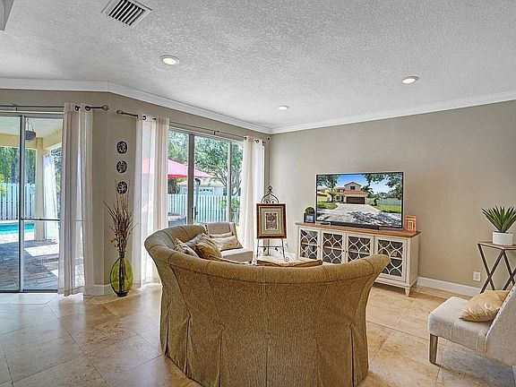 4th image of 630 Stanton Ln