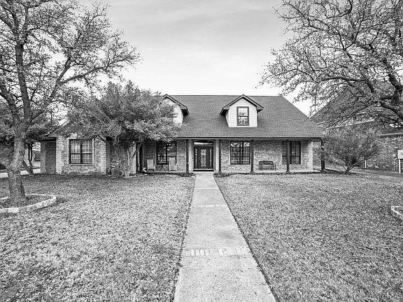 2nd image of 1914 W Emerald Bend Ct