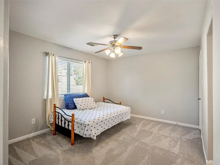 17603 Fall River Pass Ct — Photo 39