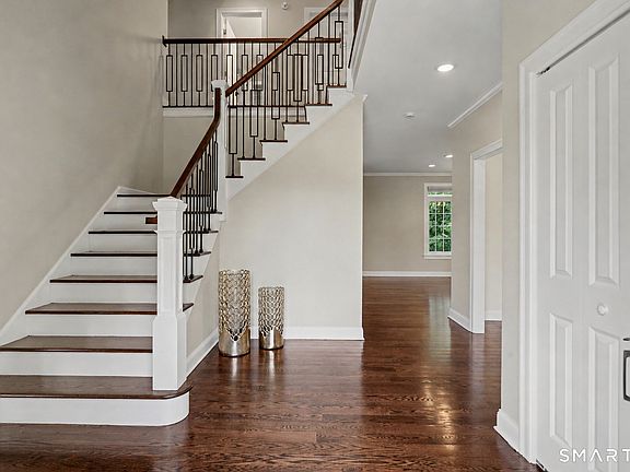 4th image of 73 Candlewood Road