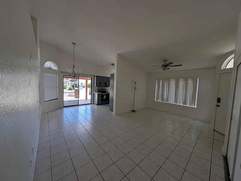 140 S Willow Creek St — Photo 13