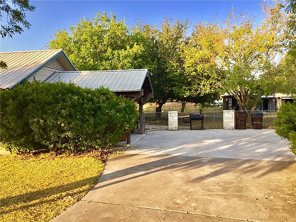 5th image of 52 Fairview Dr