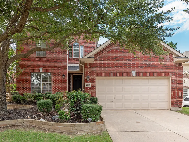 4205 Tiffany Dr — Photo 1