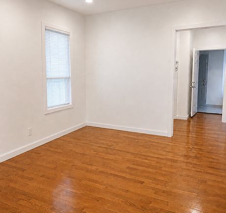 2nd image of 28 Stuyvesant Ave #1