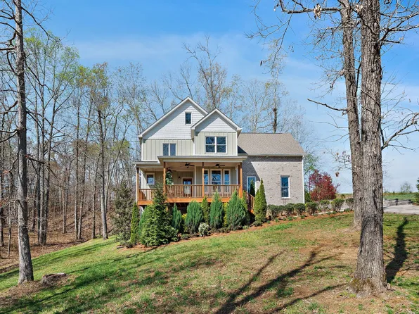 502 Aberdeen Way, Burns, TN 37029