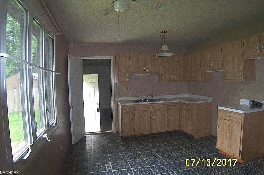 2nd image of 2924 Shortridge Ave NE