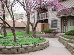 8601 Alpine Dr APT G, Urbandale, IA 50322