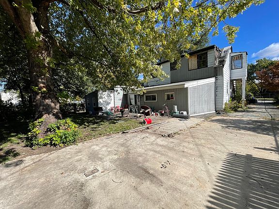 3rd image of 9940 Melvina Ave