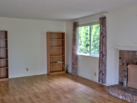 2nd image of 960 SE Ball Blvd