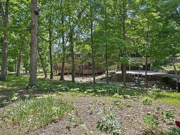 2nd image of 32433 N Forest Dr