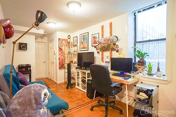 Rented by City Connections Realty | media 29