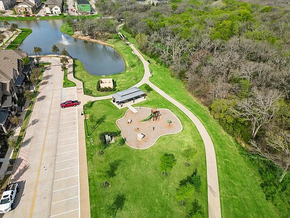 4th image of 2474 Morningside Dr