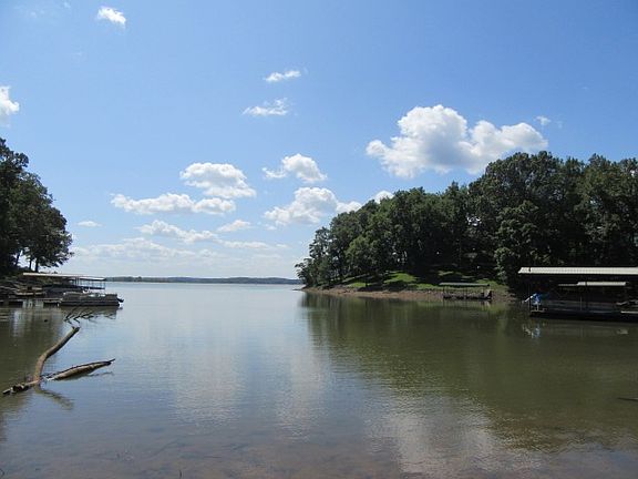 4th image of 620 Horseshoe Dr