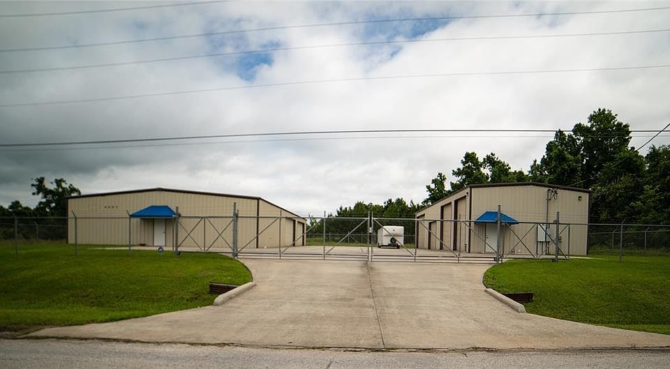 1st image of 4003 Beaumont Ave