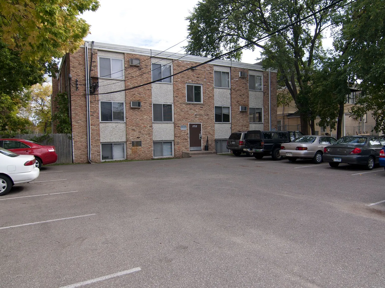 2712 Pillsbury Ave S — Photo 2