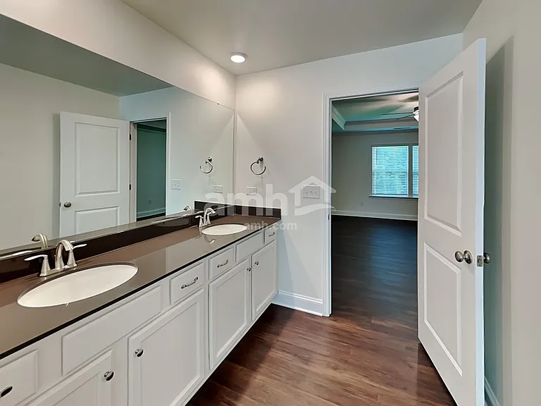 7325 Garrett Ct — Photo 16