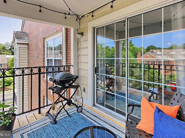 1100 Quaker Hill Dr #401 — Photo 23