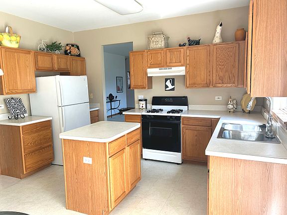 5th image of 21309 W Douglas Ln