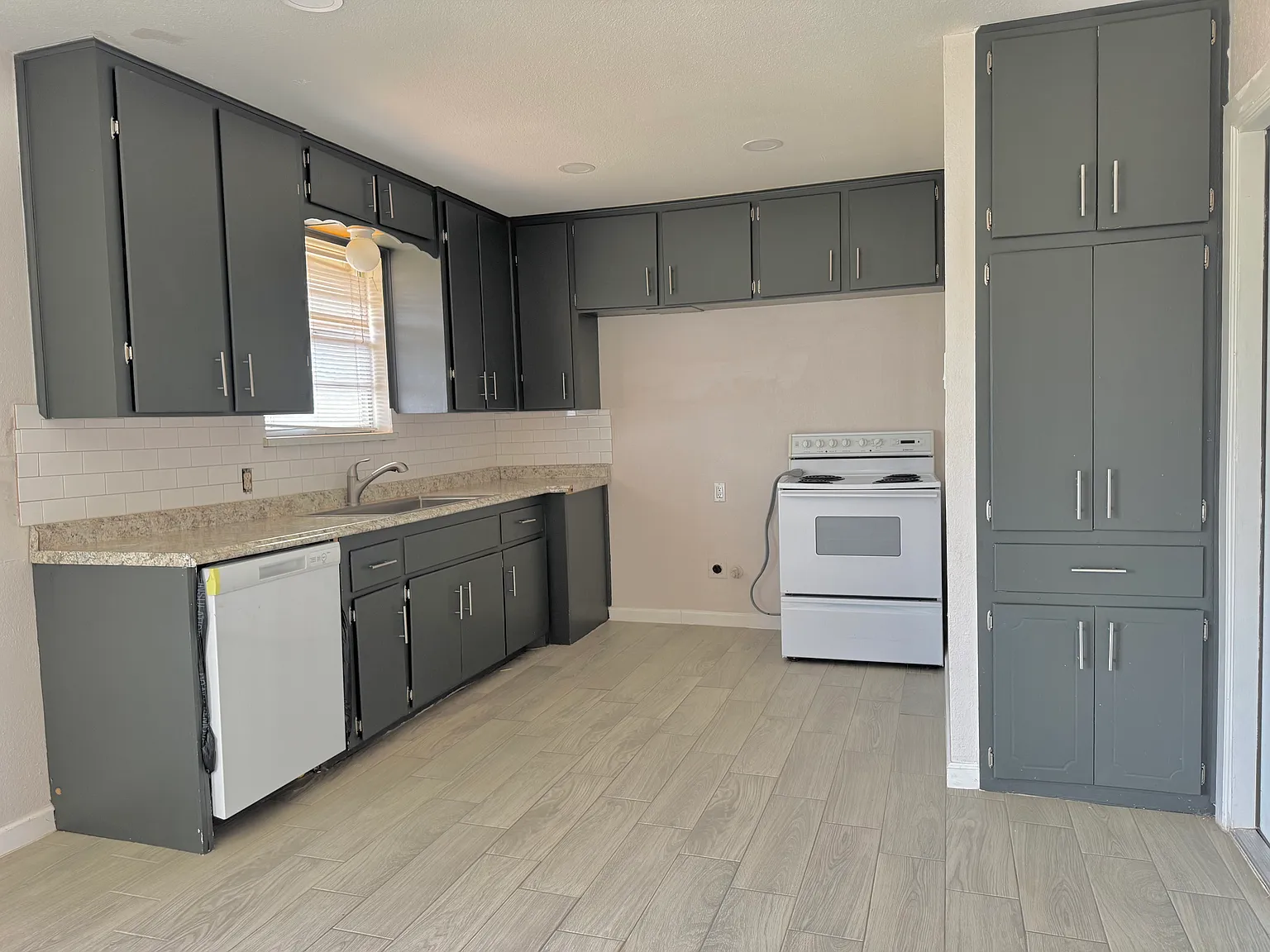 3712 Springbrook Dr — Photo 4