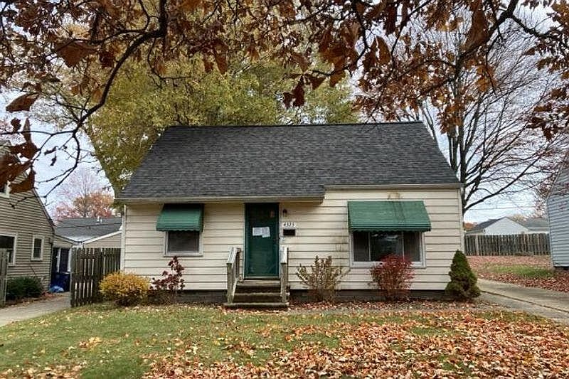 1st image of 4323 W 191st St