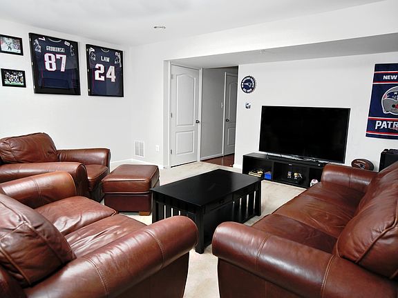3rd image of 7417 Willow View Ln