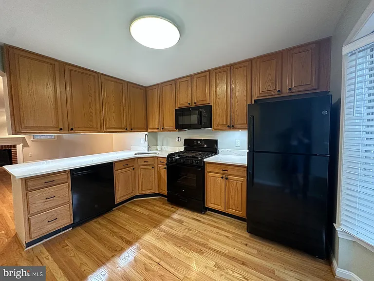 2120 N Tazewell Ct — Photo 10