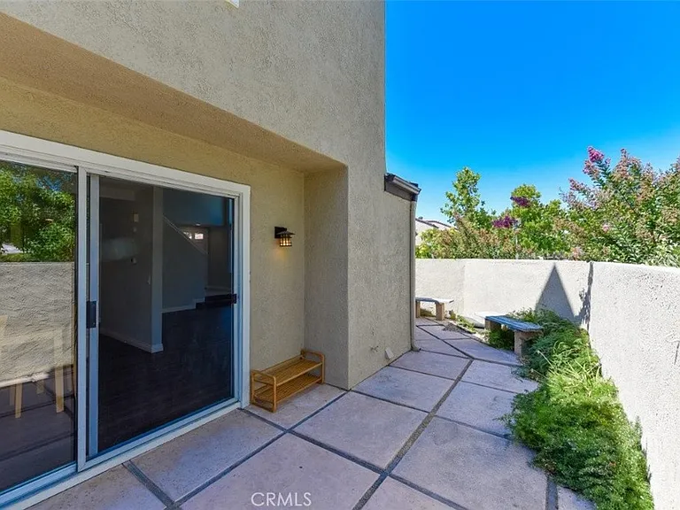 391 Stanford Ct #1 — Photo 32