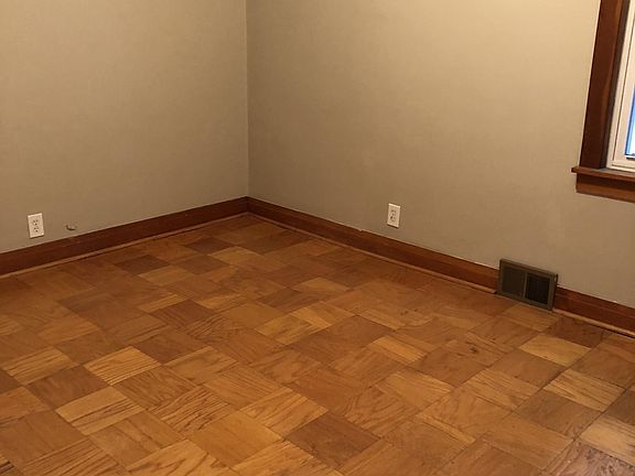 2nd image of 2439 W Leland Ave