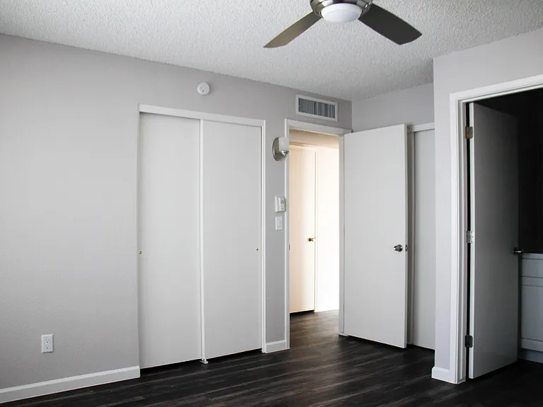 Winterhaven Apartments — Photo 24