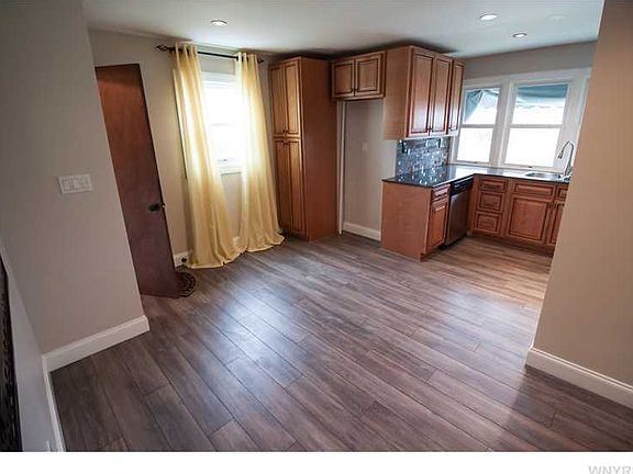 4th image of 217 Oehman Blvd