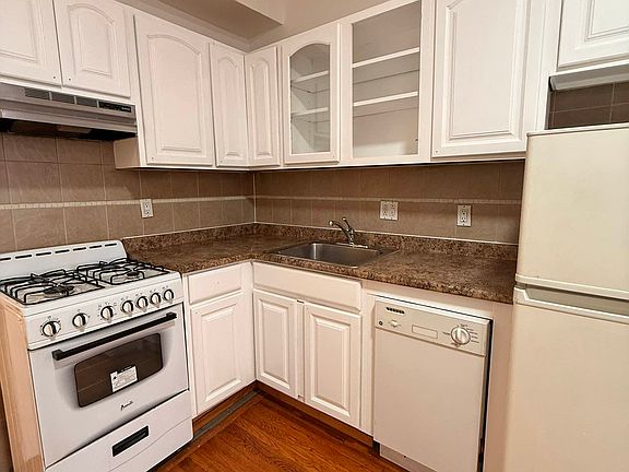4th image of 103 Sullivan St APT 2A